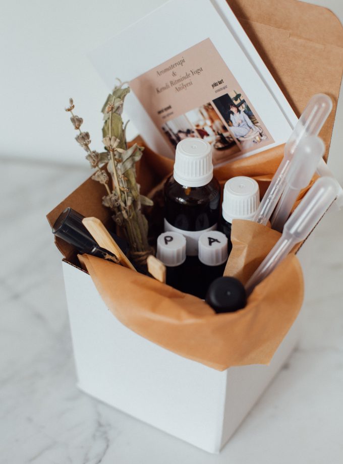 Online - Aromaterapi & Kendi Ritminde Yoga Atölyesi - 19 Aralık Salı